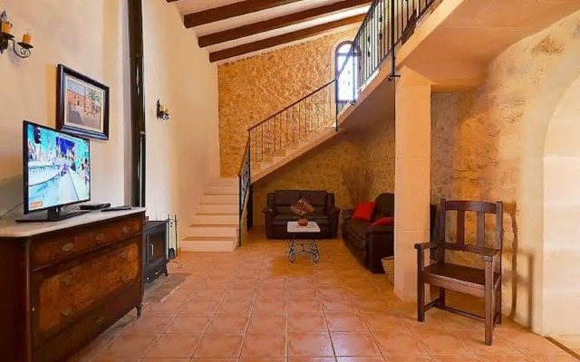 Farmhouse in Mallorca With Pool & Views