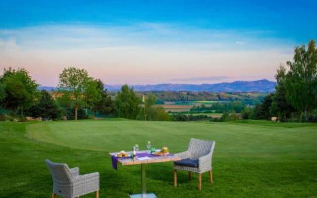 OG's Golf Lodge