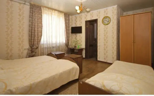 Monika Guest House