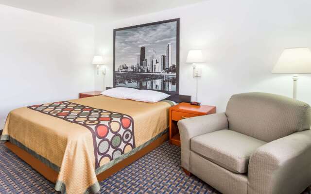 Super 8 by Wyndham Rock Falls Sterling Area