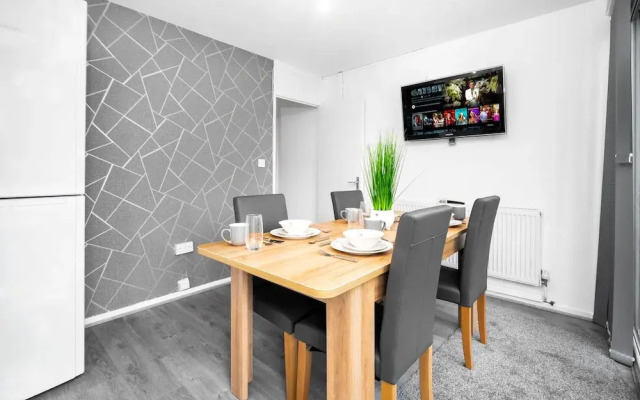 3-bed House in Birmingham-jlr,nec,bham,airport