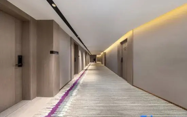 Lavande Hotel (Chongqing Kaizhou New Century Pedestrian Street)