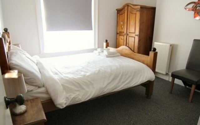 No24 Ventnor