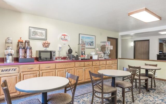 Super 8 Prince Frederick