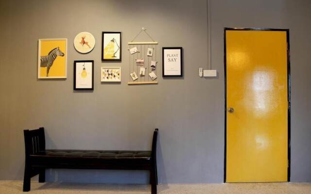 OYO HOME 90647 Mac Inn 94