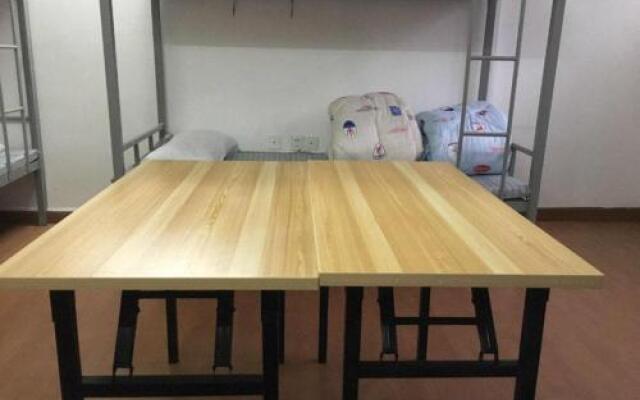 66 Road Young Hostel