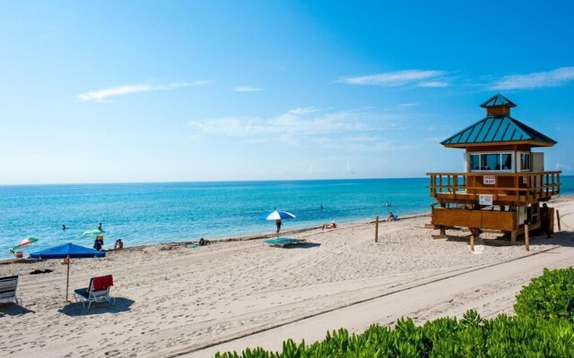 Aventura BeachFront Hotel Condos