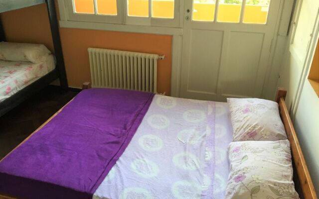 Ananta Hostel & Bar