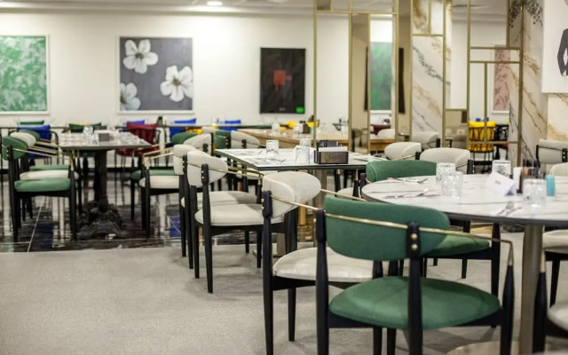 Qayser Deluxe Hotel