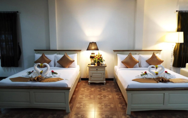 Phuwanalee Resort