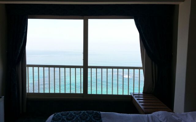 Royal Crown Hotel