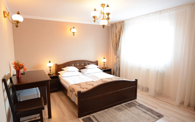 Pensiunea Sarmis Cristal