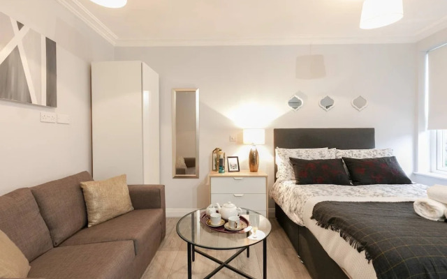 11 Helena House Business Apartment