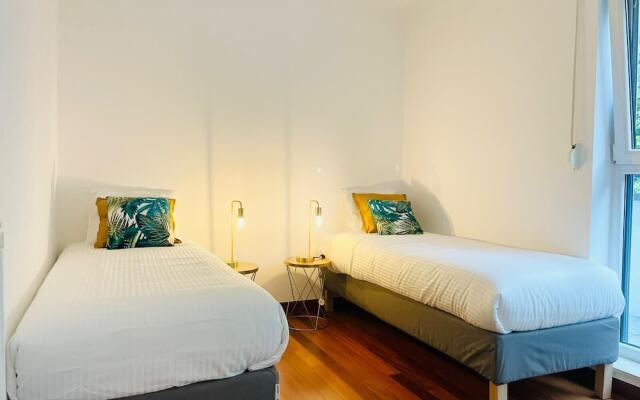 Luxury Green Penthouse Terrace & Parking