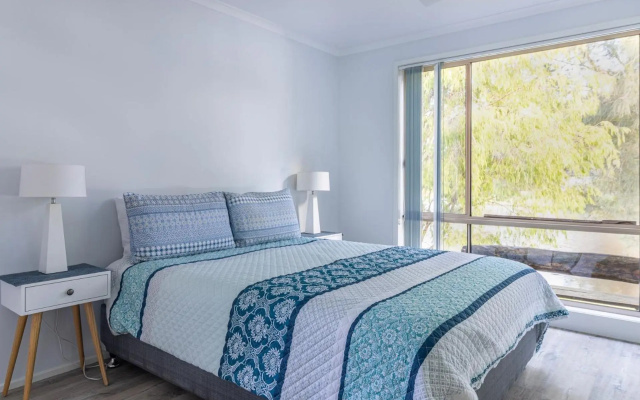 Waterfront on Plover – Guest Rooms – Sussex Inlet