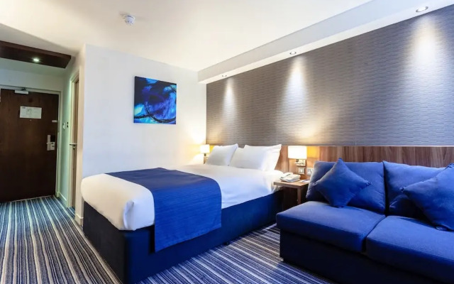 Holiday Inn Express Edinburgh Airport