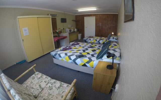 Turn-In Motel