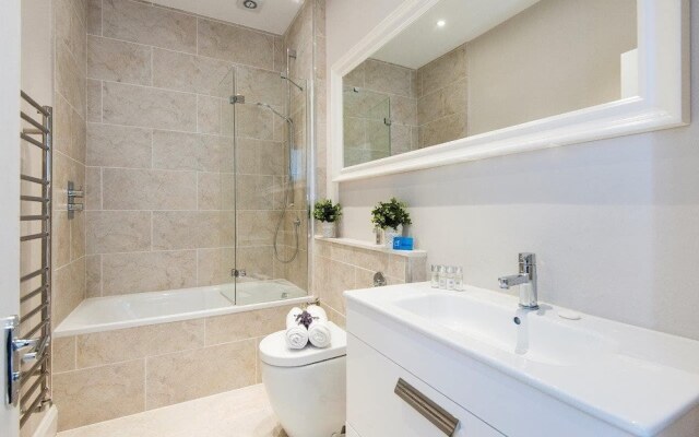 The Stephendale Road Townhouse - SL