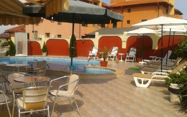 Family Hotel Perla