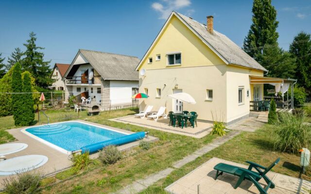 House Sunny Day Balatonmariafurdo