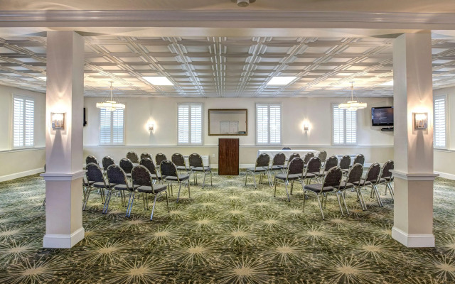 Best Western Sea Island Inn