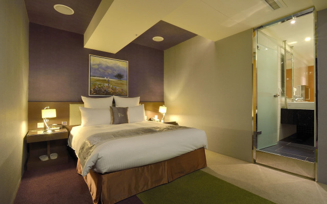 V one Hotel