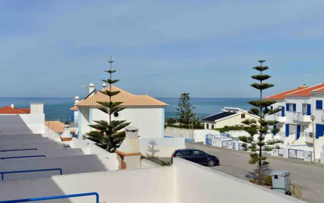 Feels Like Home - Ericeira Flat