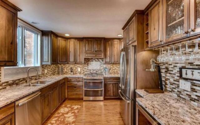 Fox Run 5 Br home by RedAwning