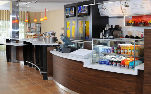 Courtyard by Marriott Houston Hobby Airport