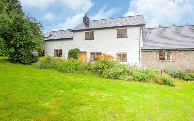 Vintage Holiday home in Welshpool with Garden