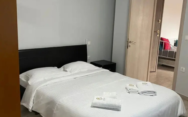 Arethousa City View Getaway - Chalkida s Cozy Gem