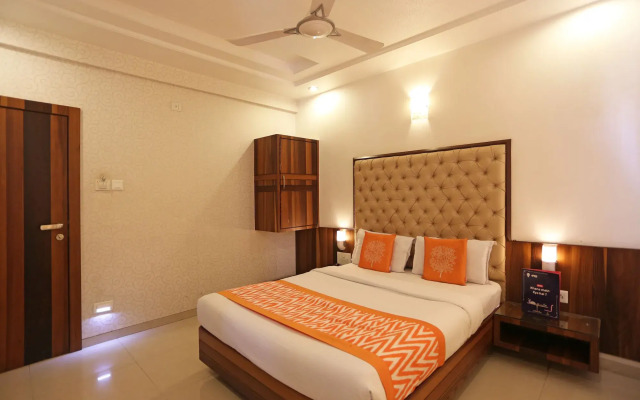 OYO 8190 Hotel Satyan Inn