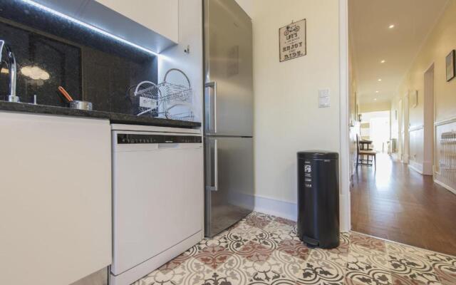 Spacious 4bdr River View