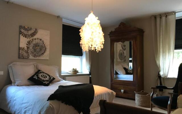 LA MAISON D INÈS - Chambres d Hôtes de Charme -