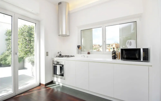 Crispi Luxury Apartments with Terrace - My Extra Home