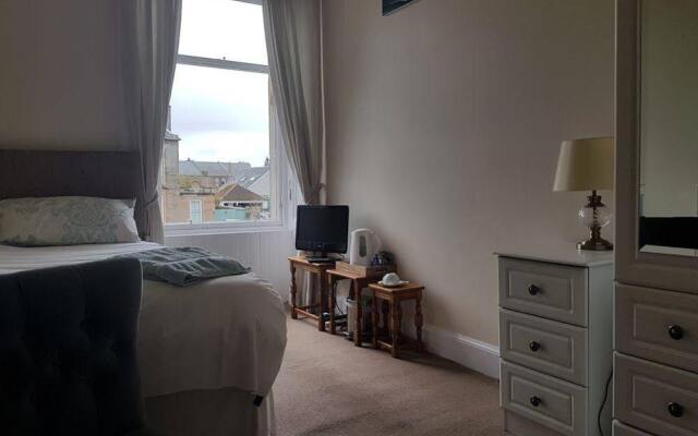 Chalmers Bed  Breakfast