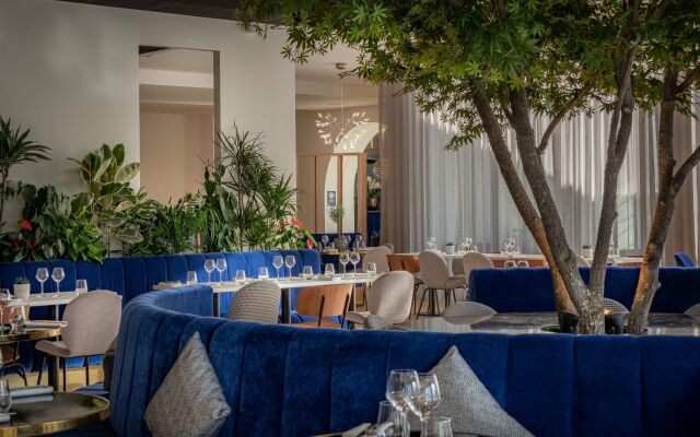 Golden Tulip Lyon Ouest Techlid Hotel & Spa