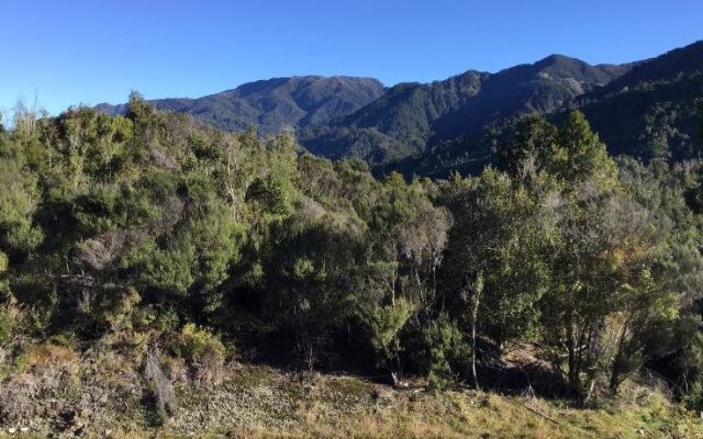 Brunnerton Lodge and Backpackers