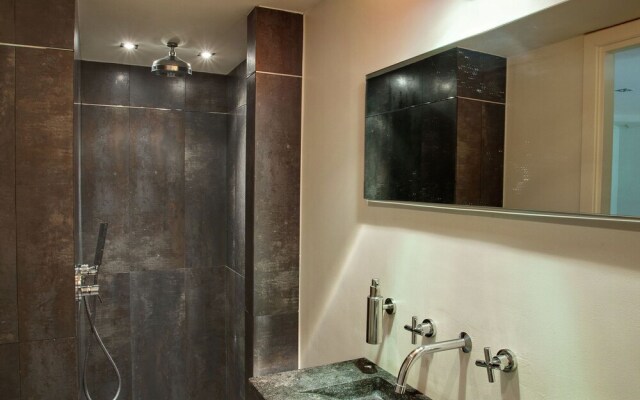 Lush Holiday Home in Oeffelt with 2 Saunas & Hot Tubs