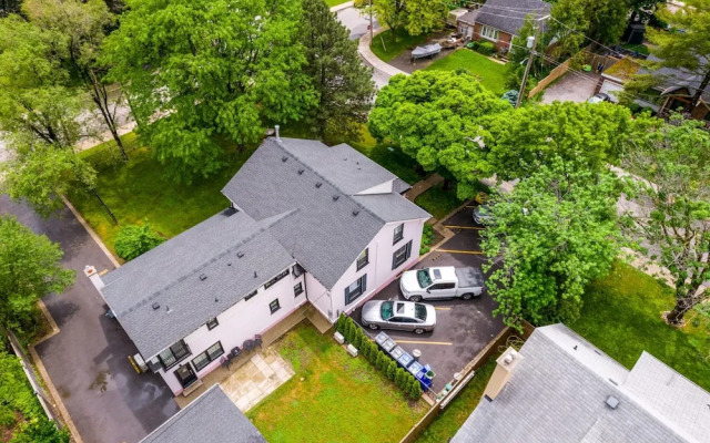 Private Studio Apartment in Burlington - U5