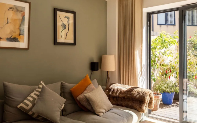 Stylish Family Home With Garden
