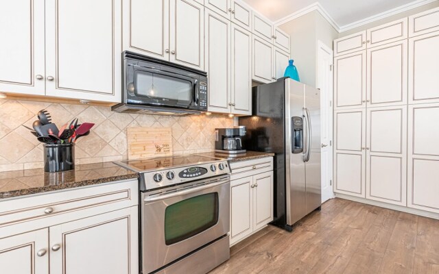 Incogbeacho - 505 Defuniak Street