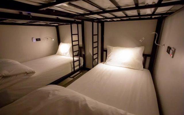 Jellybean The Blocks Hostel Sukhumvit 10