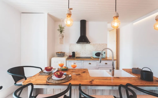 Azenhas do Mar West Coast Design & Surf