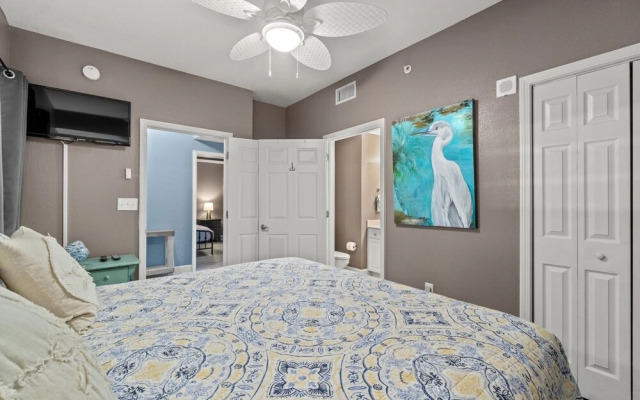 Tidewater 2011- 2 Bedroom 3 Bath- Beach Front Gulf View 2 Condo