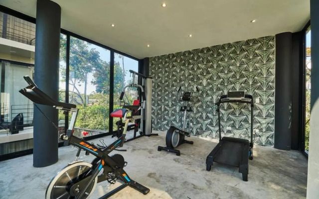 305 Amena Modern Secluded Penthouse w/ Private Pool & Gym