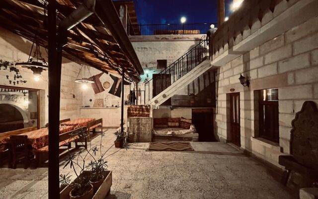 Anatolia Raymonde Cave House