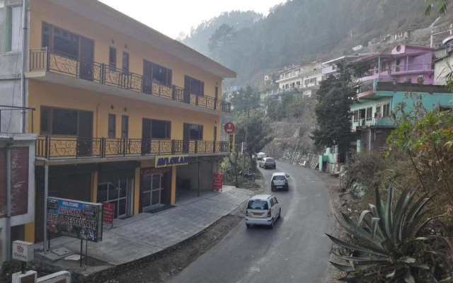 Hotel Avlokan - Near Kainchi Dham Mandir