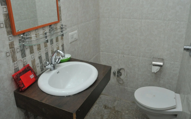 Season 4 by OYO Rooms