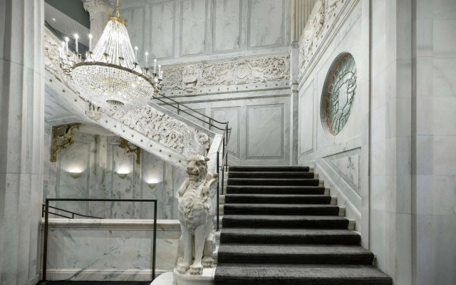 The Candler Hotel Atlanta, Curio Collection by Hilton